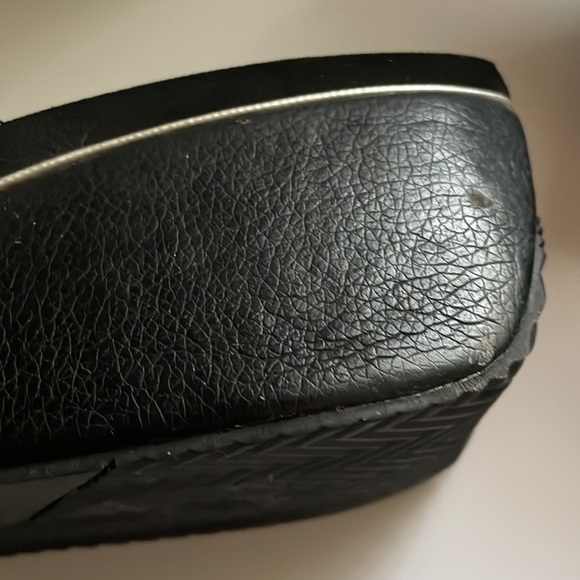 VOLATILE woman’s flip flop wedge, size 10, black with silver sequence, used. - Picture 10 of 15